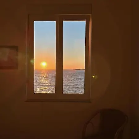 Deep Blue Apartment Next To The Sea Organs *