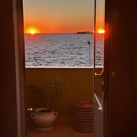 Апартаменты Deep Blue Apartment Next To The Sea Organs