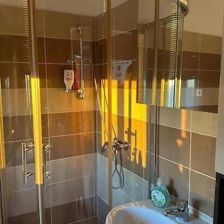 Deep Blue Apartment Next To The Sea Organs *