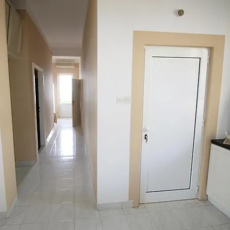 Deep Blue Apartment Near The Sea Organs * זאדאר