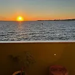 アパート Deep Blue Apartment Next To The Sea Organs *