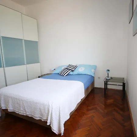 Deep Blue Apartment Next To The Sea Organs